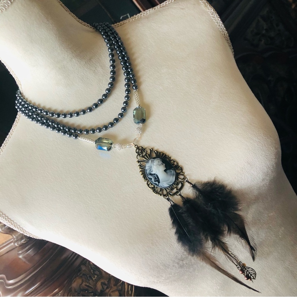 Handcrafted filigree cameo Czech Pearl genuine labradorite stone clasp necklace